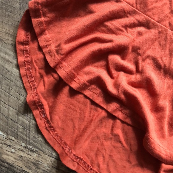 Hi-Lo Ruffled tshirt - Picture 2 of 3